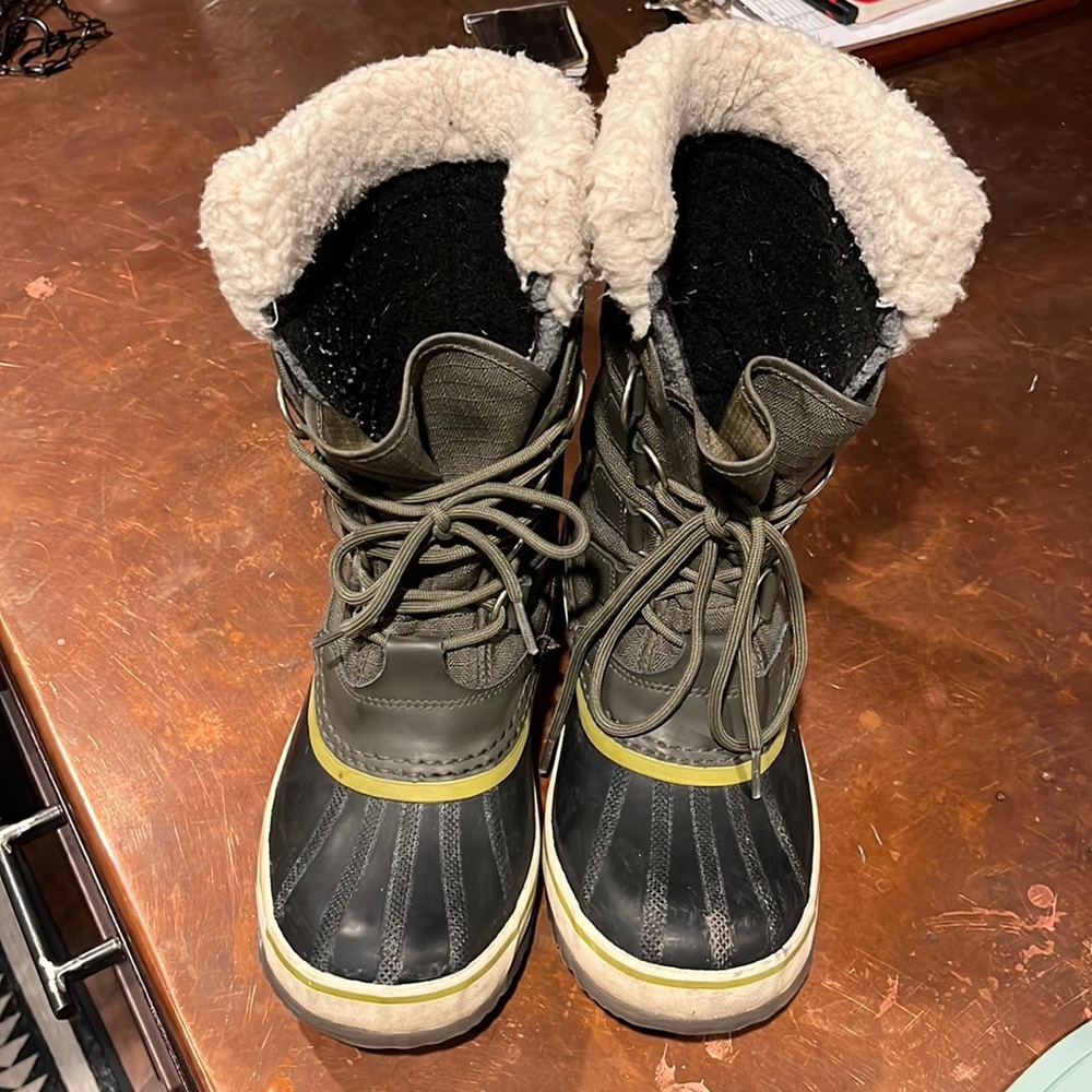 Sorel winter boots, olive green